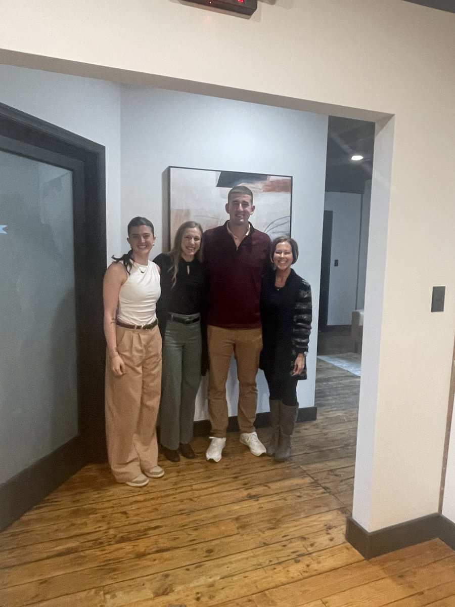 homeswithjulie's tweet image. 🎉CONGRATULATIONS 🎉 to my very happy first time homebuyers! 🏡 Wishing them all the best as they begin their new and exciting chapter. Contact me today for all of your professional real estate needs in MD, PA, &amp;amp; WV. #happyhomebuyers  #buyersagent #themarketismovingareyou
