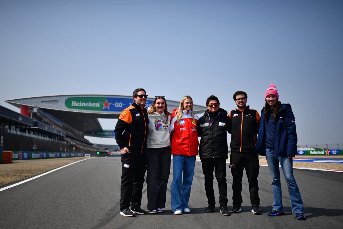 MP Motorsport tweet media