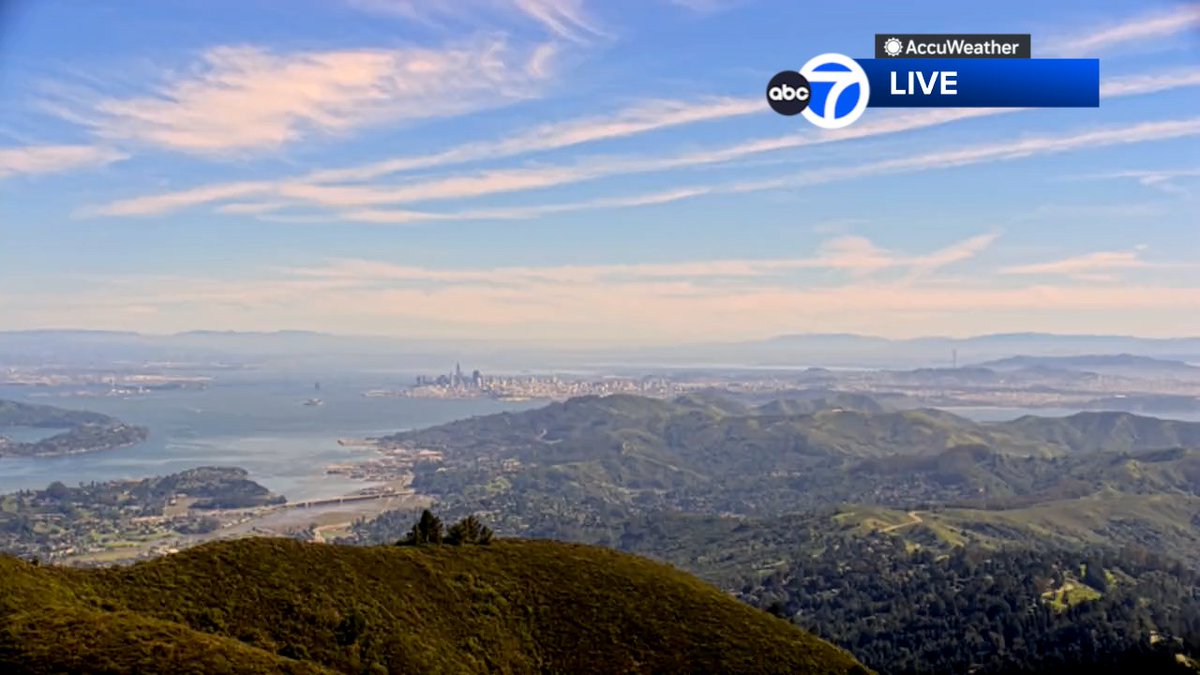 SandhyaABC7's tweet image. Beautiful day w/sunshine, few high clouds &amp;amp; warmer weather!  Brief cooling tomorrow &amp;amp; then, temps back up this weekend-next week.  Noticeably warmer Sunday w/areas of moderate heat risk for sensitive people.  #ABC7now #SanFrancisco #BayArea #CAwx #forecast