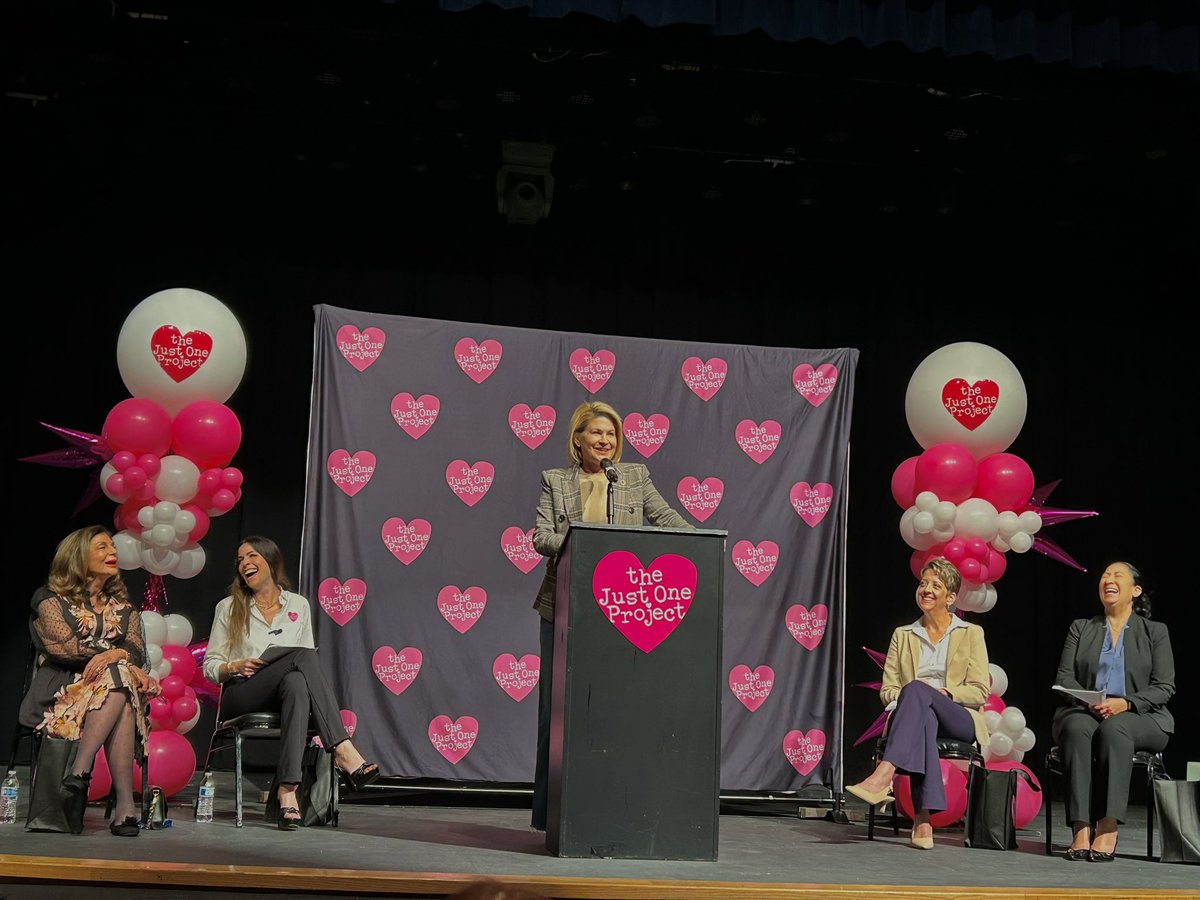 April Becker tweet media