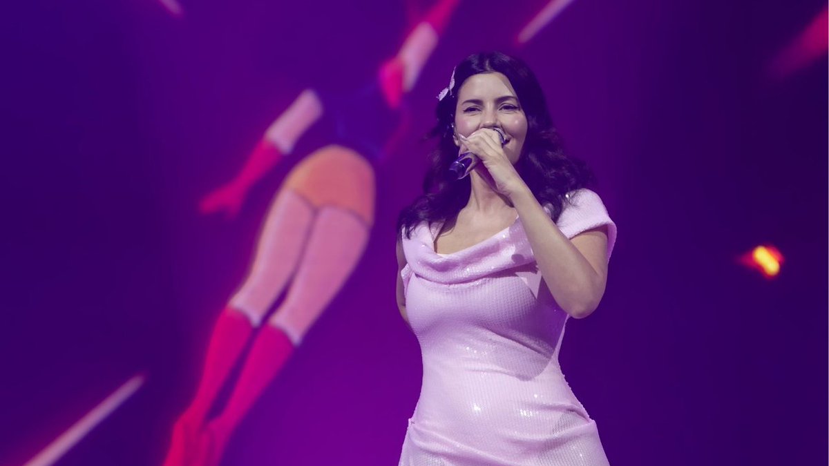 ClimaxEnMedio's tweet photo. Anoche el Pepsi Center se convirtió en el "nivel" más alto de la carrera de @MarinaDiamandis🎮✨

De la estética Star Wars al cover épico de "Hung Up" de Madonna💃🔥 
Hoy, 12 de marzo, es el round final🥊

Fotos: OCESA/Lulú Urdapilleta

#Marina #PrincessOfPowerTour #CDMX https://t.co/1EJZb0IJV0