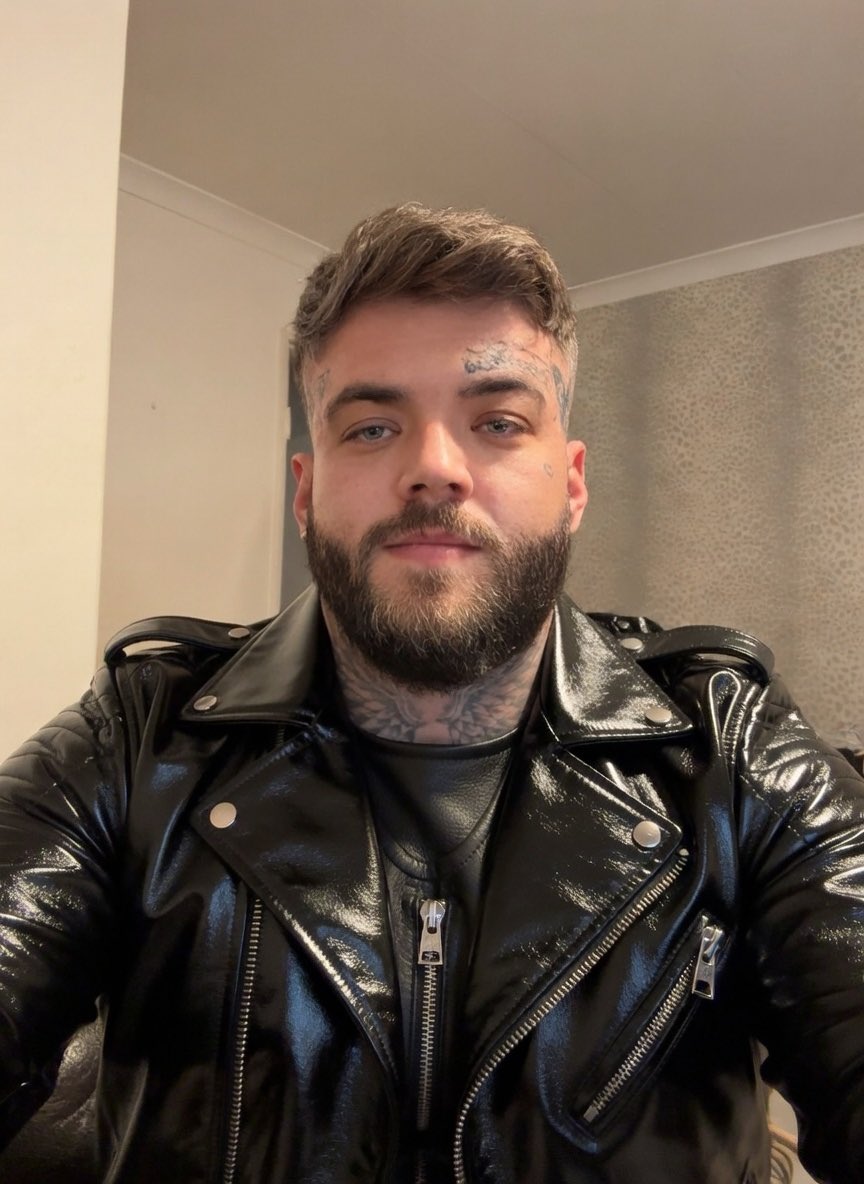 Naughty_Connor's tweet photo. Love that… much better photo though 😉🔥
📷 @PromoRTpig https://t.co/CM15N5sLw7