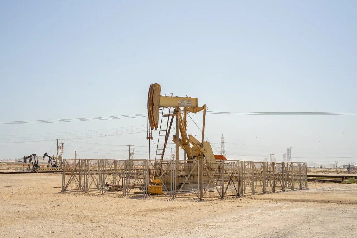 🚨 NEW: 🇺🇸 The US has completely reversed its oil market, going from net importing 400 million barrels per quarter in 2006 to net exporting 100 million in 2025. 

This 800% increase in exports is one of the most significant energy shifts in modern history.