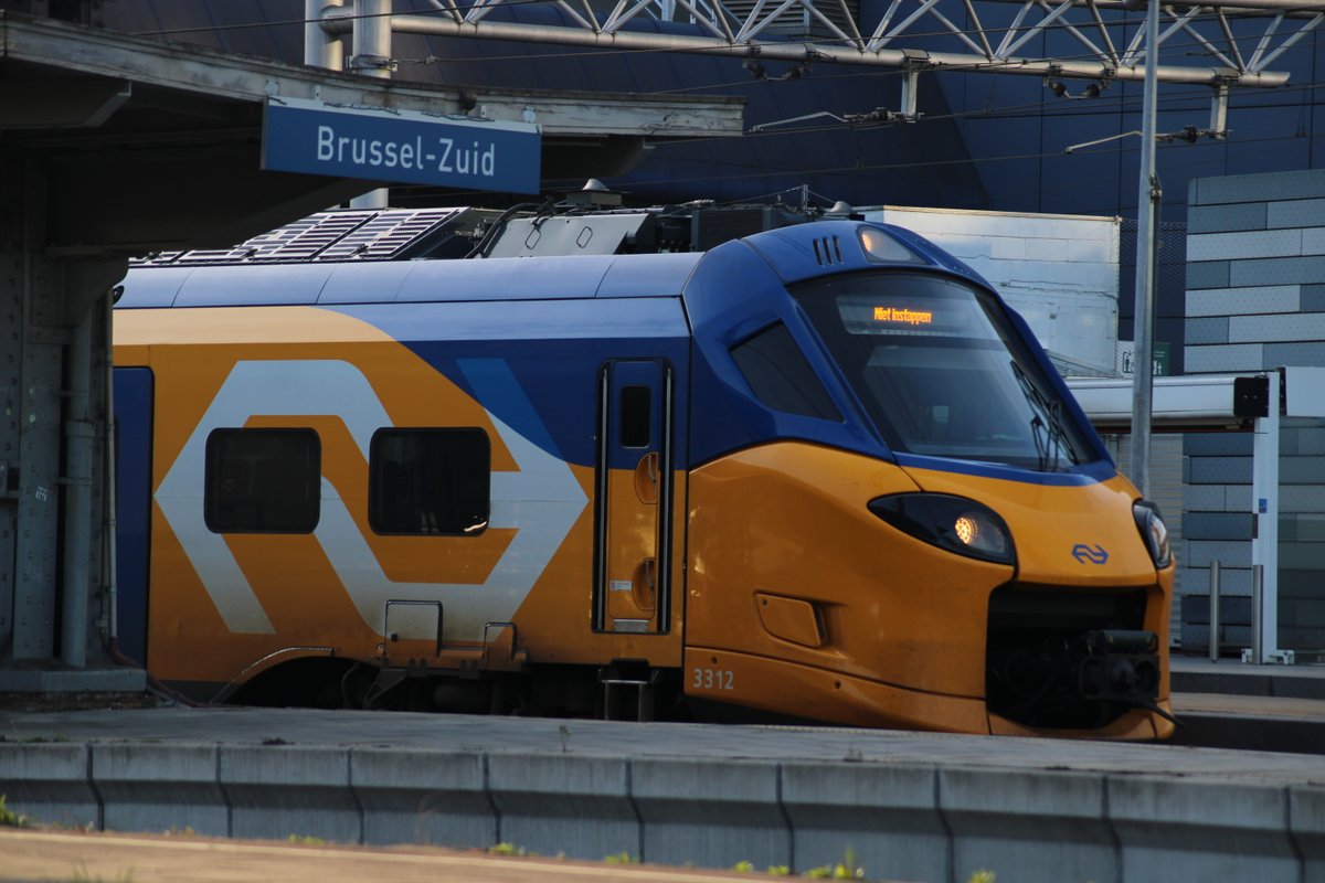 TrainsTg's tweet photo. Dutch ICNG units are also a common sight in Brussels, bringing a flash of yellow to the scene with trains from the Netherlands.

Seen here are Nederlandse Spoorwegen IGNGs 3312 and 3311 on 6th March 2026. https://t.co/oGEgWRJHNT