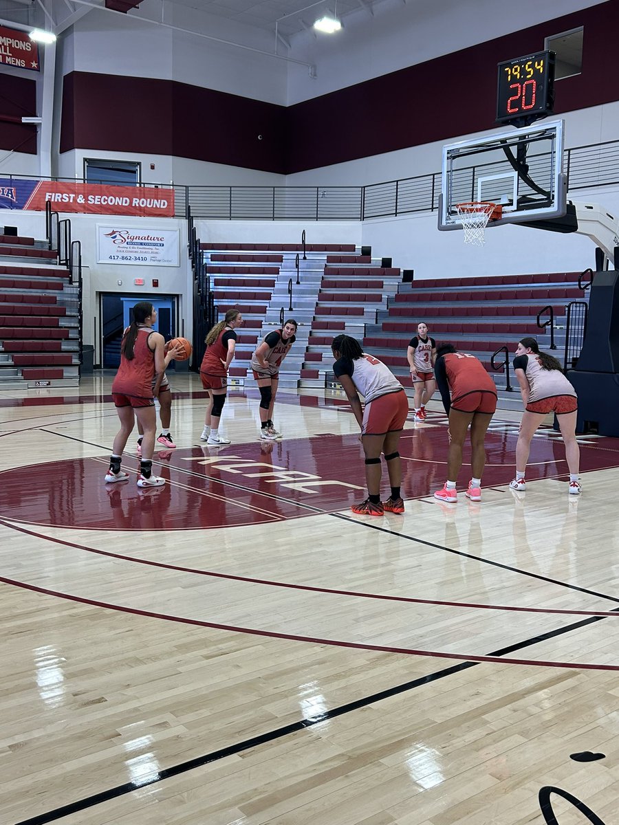 careywbball's tweet photo. Built in the gym.
Tested in the game.
Tomorrow we compete. 🏀🔥
#LockedIn #SADERS https://t.co/l8Uu9kA5gW