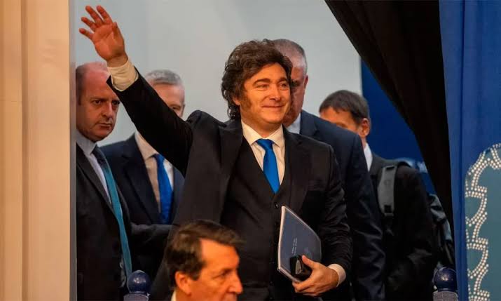 Mechi Llano tweet media