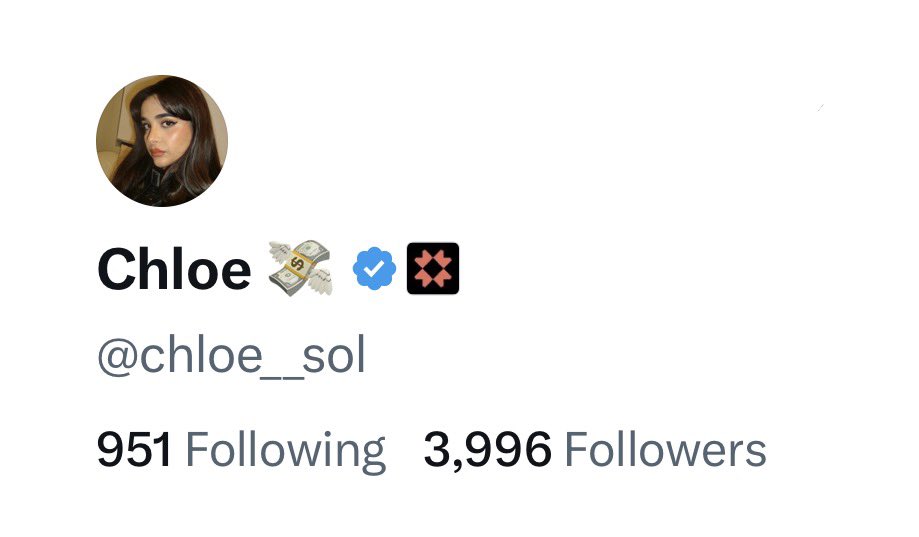 Chloe 💸 tweet media