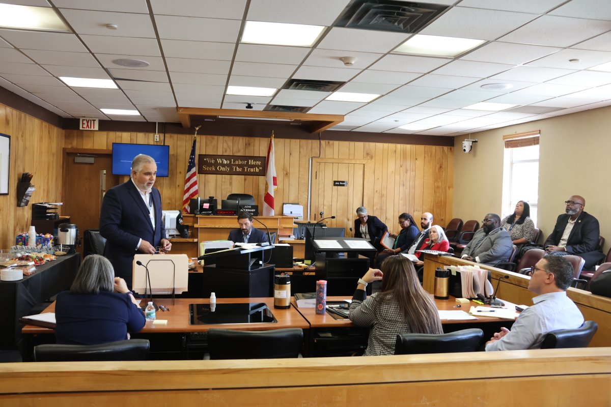 Juan Fernandez-Barquin, Esq., Clerk & Comptroller tweet media