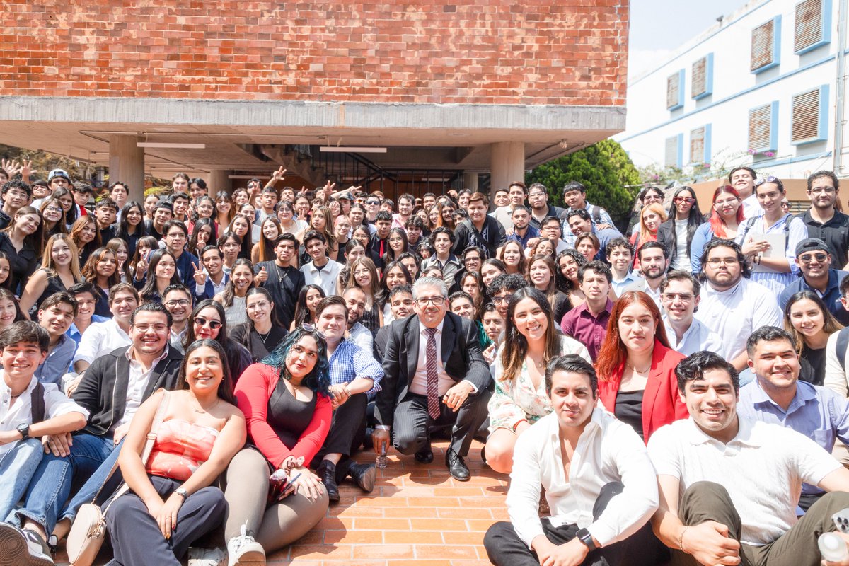 Este jueves rendí mi Segundo Informe de Actividades ante nuestra comunidad universitaria de la
<a href="/udg_oficial/">Universidad de Guadalajara</a> 

El <a href="/cugdl_udg/">Centro Universitario de Guadalajara - CUGDL</a> es hoy una comunidad vibrante: un laboratorio vivo donde se forman ideas, proyectos y personas creativas comprometidas con transformar su entorno.