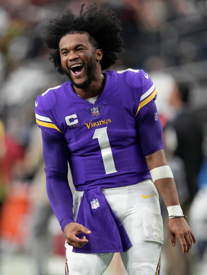 The wait is over: The Minnesota #Vikings are signing former Arizona #Cardinals Pro Bowl QB Kyler Murray to a 1 year, $1.3M vet minimum deal, per @TomPelissero.
