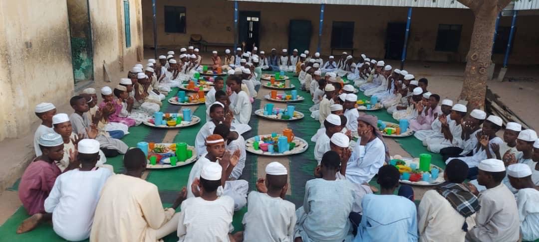 Yetim kardeşlerimizi bayramda sevindirmek ister misiniz? Onlara bir tane elbise almak sadece 8 $.
Yetimlere iftar vermek ve ihtiyaç sahiplerine erzak paketi ulaştırmak için de bağışlarınızı buradan yapabilirsiniz.

gofundme.com/f/support-seco…