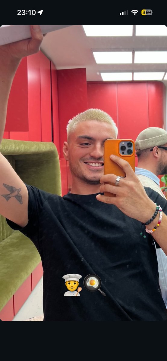 liindaaa tweet media