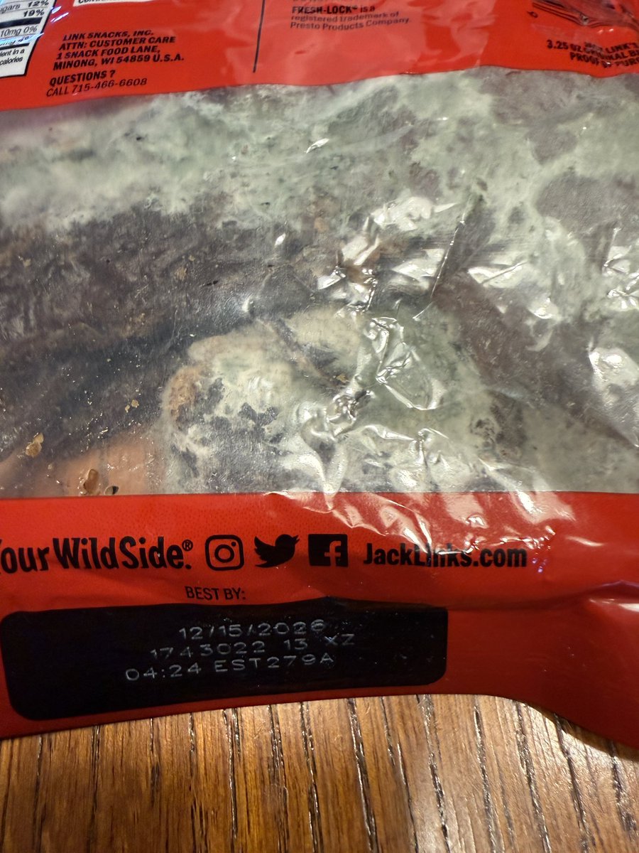 JeremyKonop's tweet photo. @JackLinks check this out. Best by 12/15/2026. Thoughts?  #edible #feedyourwildside https://t.co/XDWx94ZuW1