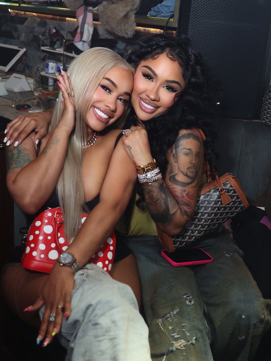 ✩ (@galactayoms) on Twitter photo 