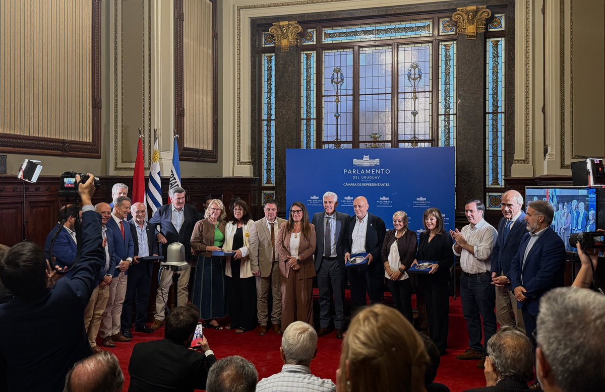 ADELANTE PAIS tweet media