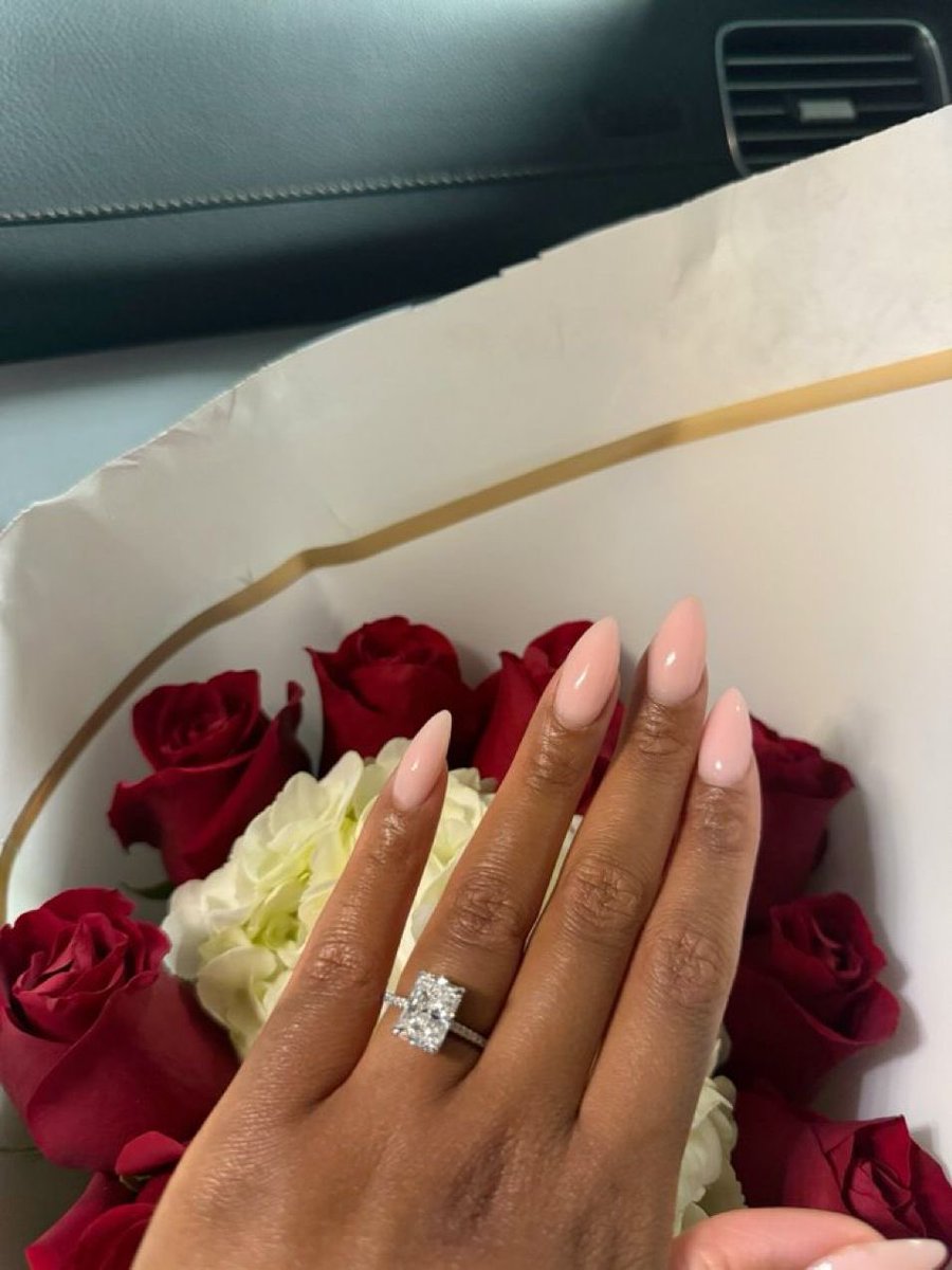 •☆• tweet media