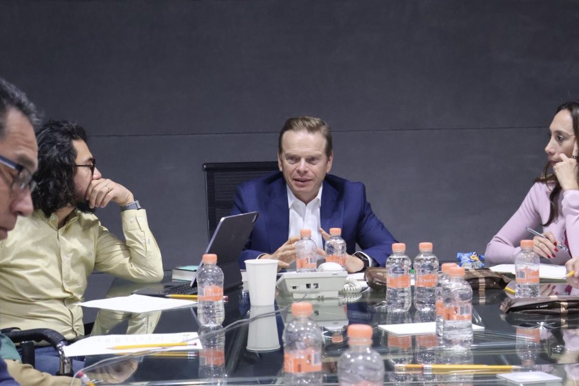 Este día asistí a una reunión de la tercer circunscripción junto a mis compañeros Presidentes del <a href="/partidoverdemex/">Partido Verde</a> encabezada por el Coordinador Nacional Electoral <a href="/ArturoEscobary1/">Arturo Escobar y Vega</a> y la Diputada <a href="/Naye_Fc/">Naye</a>.

¡El Verde se estructura,organiza y prepara para un 2027 sin precedentes!✅