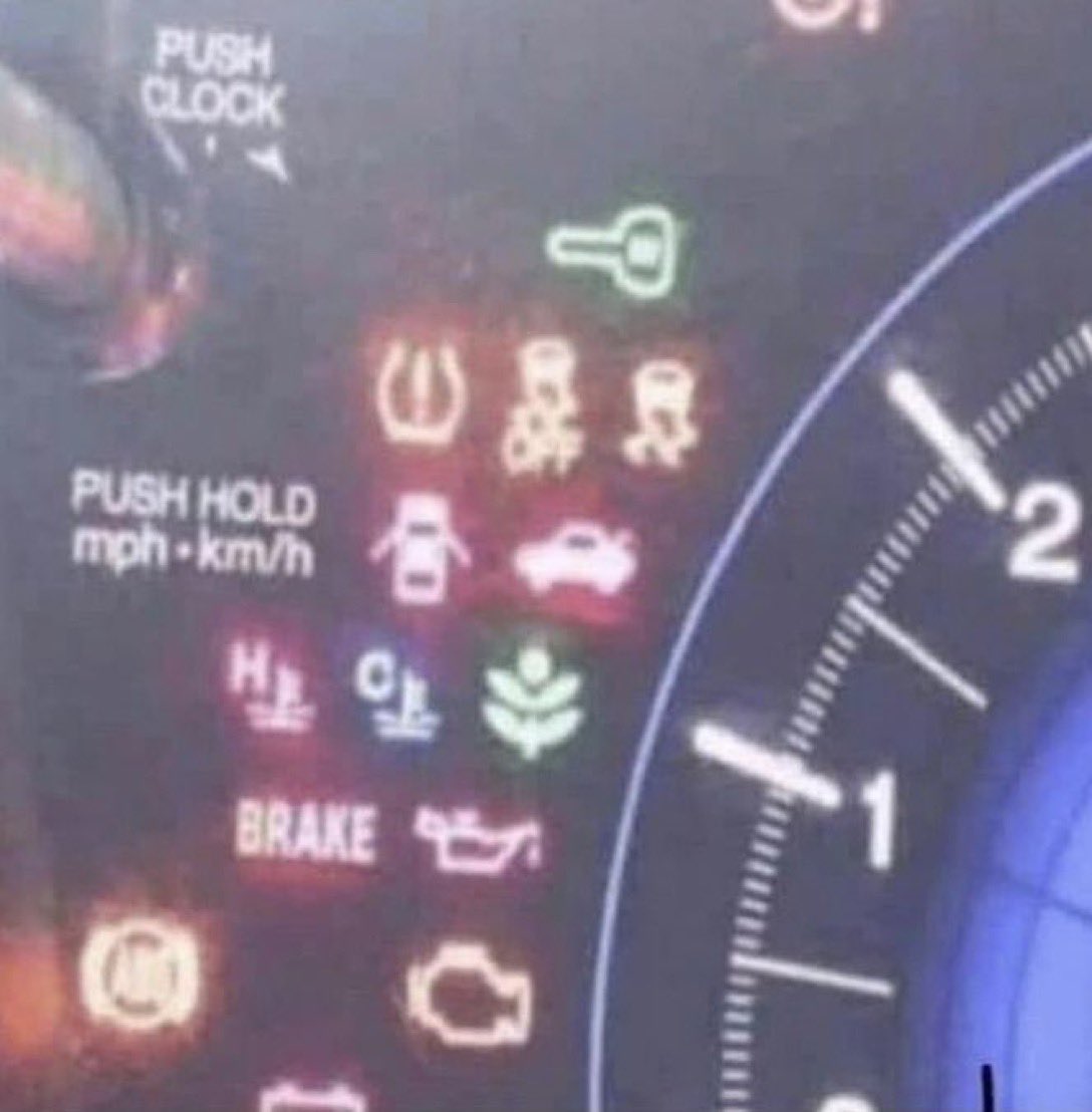 *Mi novia sube una foto*

Un random: mia 😍
Mi novia: tuya 😍

El Aston Martin de Alonso cuando sale a pista: