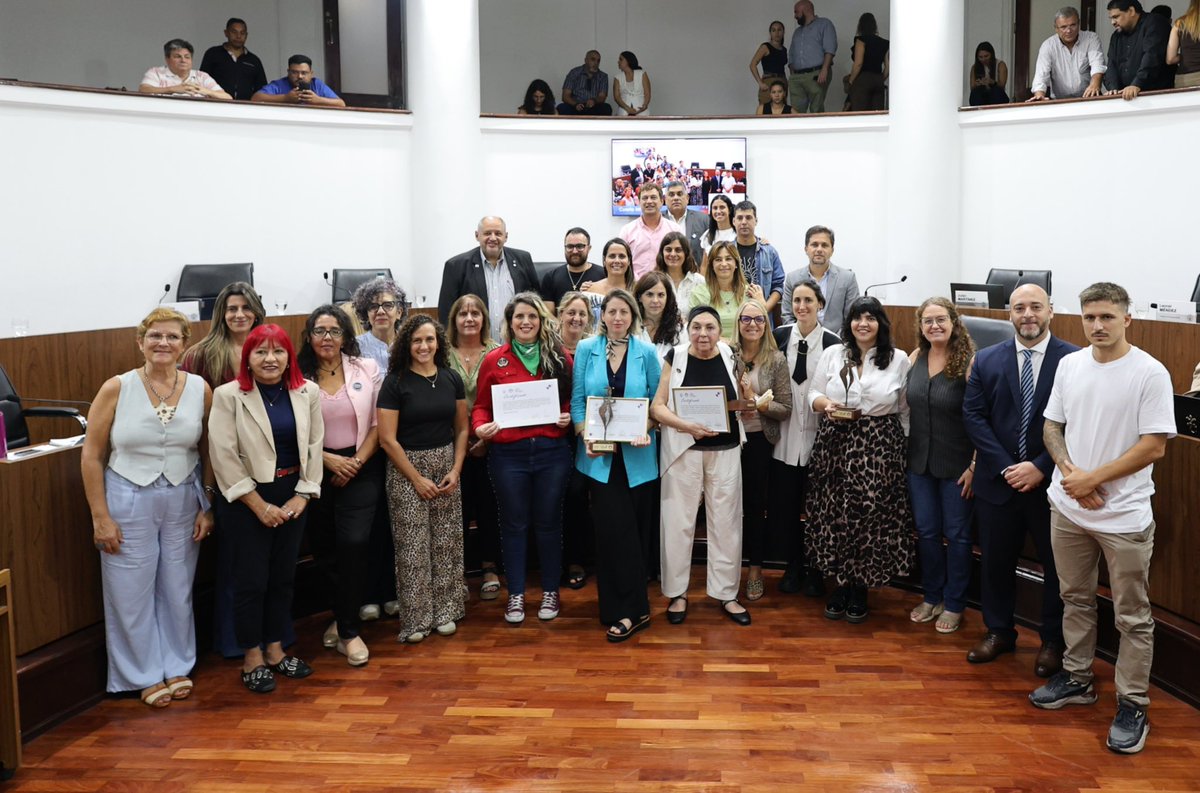 chechobasile's tweet photo. 📍Hoy tuvimos sesión especial en el Concejo y entregamos el Premio Virginia Bolten al periodismo con perspectiva de género, reconociendo trabajos que ayudan a visibilizar derechos y construir una sociedad más justa https://t.co/Oq8ZHjf1EZ