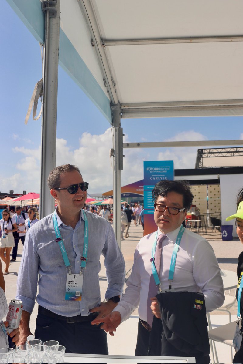 Mark Newton CMT tweet media