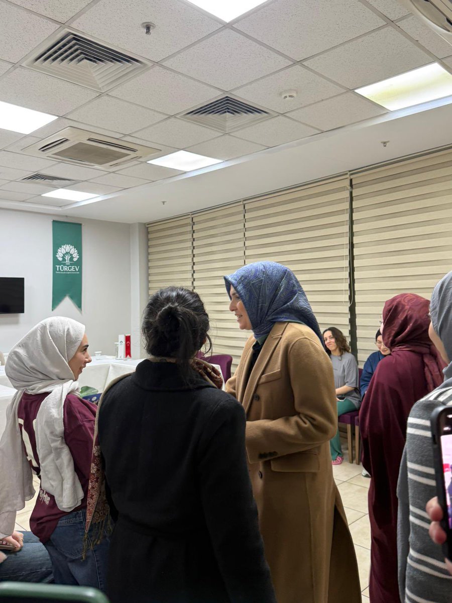 📍TÜRGEV Kâğıthane Kız Öğrenci Yurdu

Bu akşam <a href="/UNIAKIstanbul/">ÜNİAK İstanbul</a> ile birlikte üniversiteli öğrenci kardeşlerimizin misafiri olduk.

Sıcak bir çay eşliğinde samimi sohbetler ettik, genç kardeşlerimizin heyecanını, düşüncelerini ve hayallerini dinledik.

Misafirperverlikleri ve içten