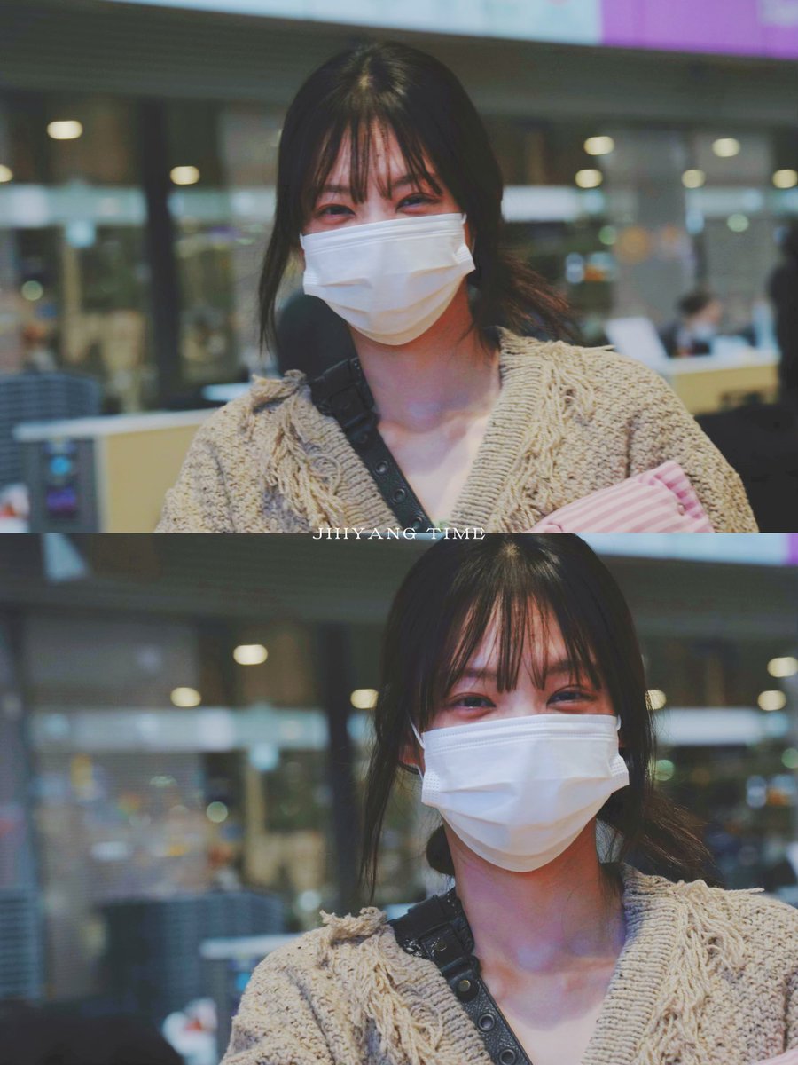 jihyangtime's tweet photo. 260313. 인천 icn 출국 🛫

오늘 지향이가 완전 애기 같더라… 계속 가까이 와서 예쁘다고 해주고 ㅎㅎ 근데 지향아, 그럼 다른 날에는 나 안 예쁜 거야? ㅋㅋㅋ

#안녕_MELBOURNE #김지향 #jihyang #ジヒャン #dancer #댄서 https://t.co/OiWnfwj2xQ