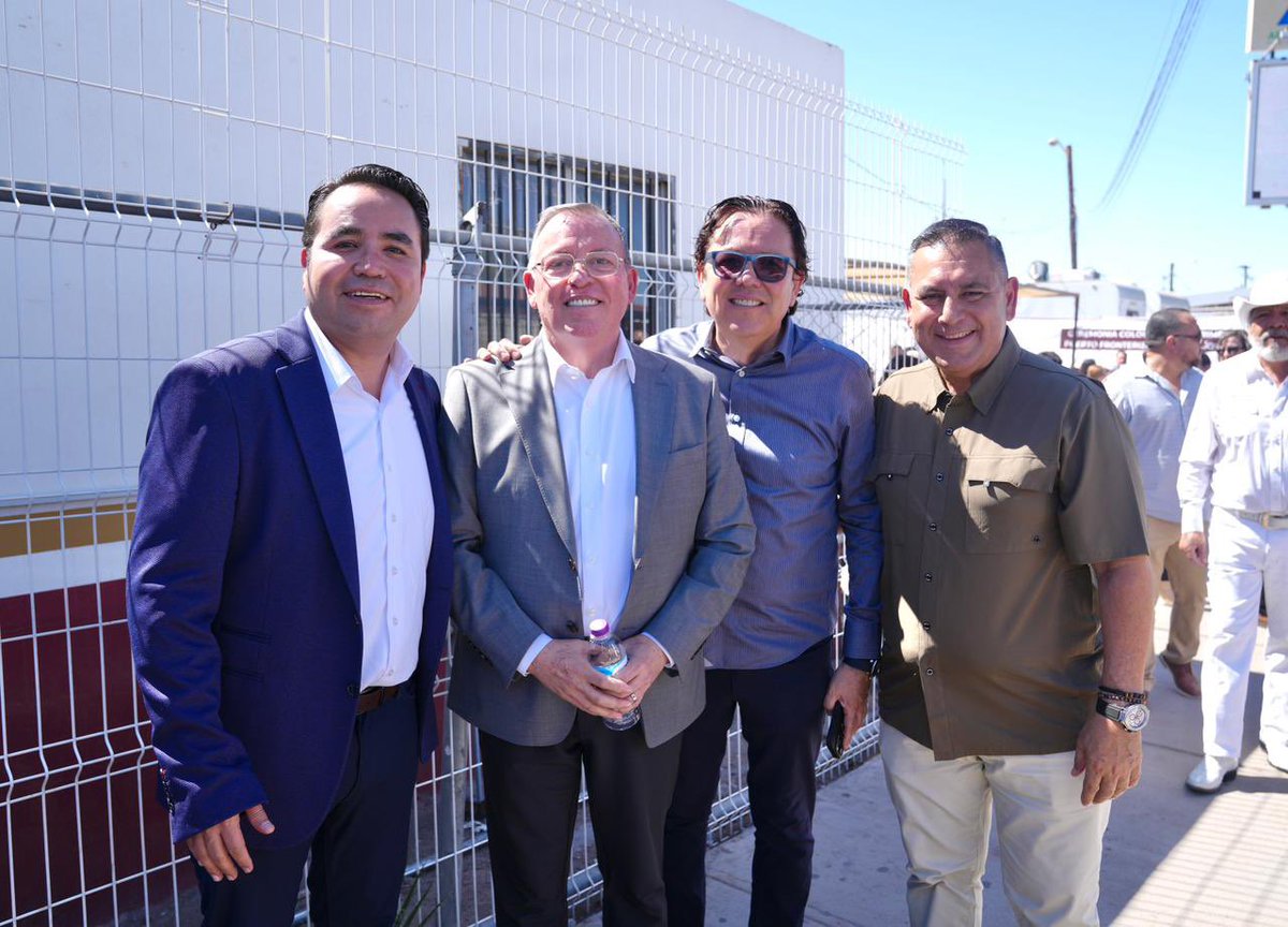 juntosheriberto's tweet photo. Hoy acompañé al gobernador @AlfonsoDurazo en San Luis Río Colorado en el arranque de la ampliación de la aduana, una obra que por fin se vuelve realidad tras 25 años de gestiones.

Reconozco su determinación: 400 mdp para modernizar la infraestructura fronteriza y abrir más oportunidades para la región y para todo #Sonora.
