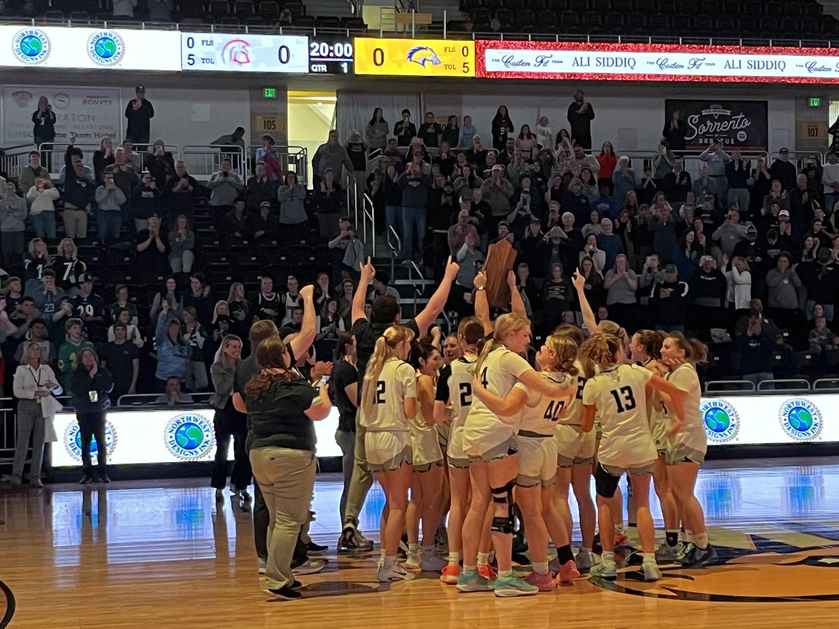CapitolHoops's tweet photo. Manchester Valley are your Girls Maryland 2A State Champions after defeating Glenelg, 46–39. @MPSSAA_Org 🏆 https://t.co/MPjlwIRyqQ
