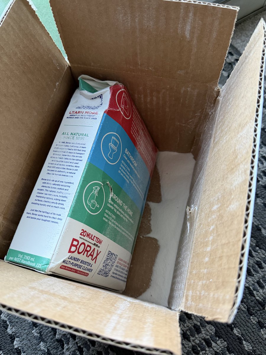JakeM25's tweet photo. So @amazon completely failed to deliver an order despite saying it was on its way for a week. Today I get an order they shipped through @UPS, and it’s a mess. Borax everywhere. https://t.co/pRUUkZ1fRN
