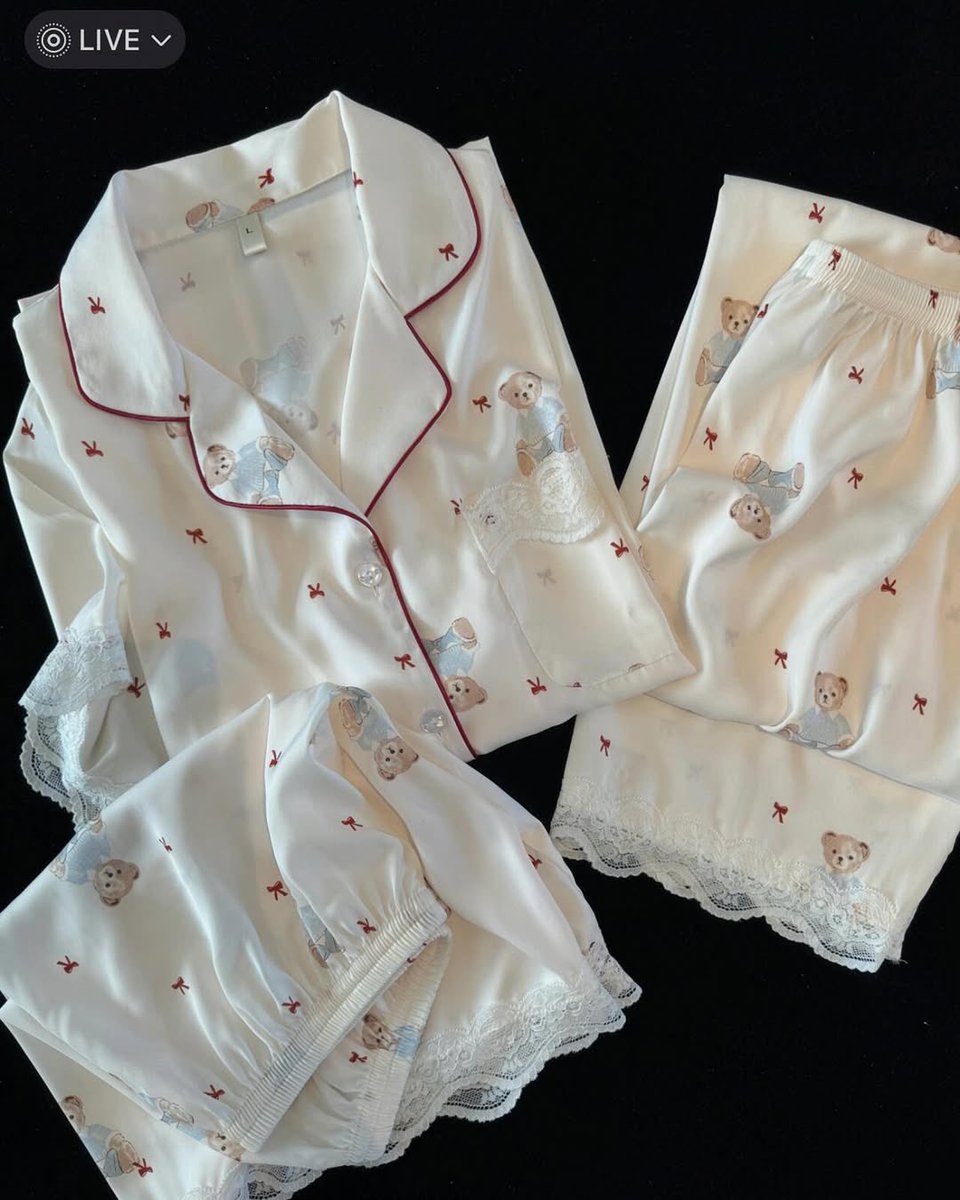 ProductRetjehan's tweet photo. Mau spill beberapa baju piyama gumushh dan mewah dari bahan lembut nyaman dipakai daily dirumah apalagi buat tidur ga bikin gerah krn bahan silky ringan 🤗💖 https://t.co/4hQX35CMSI