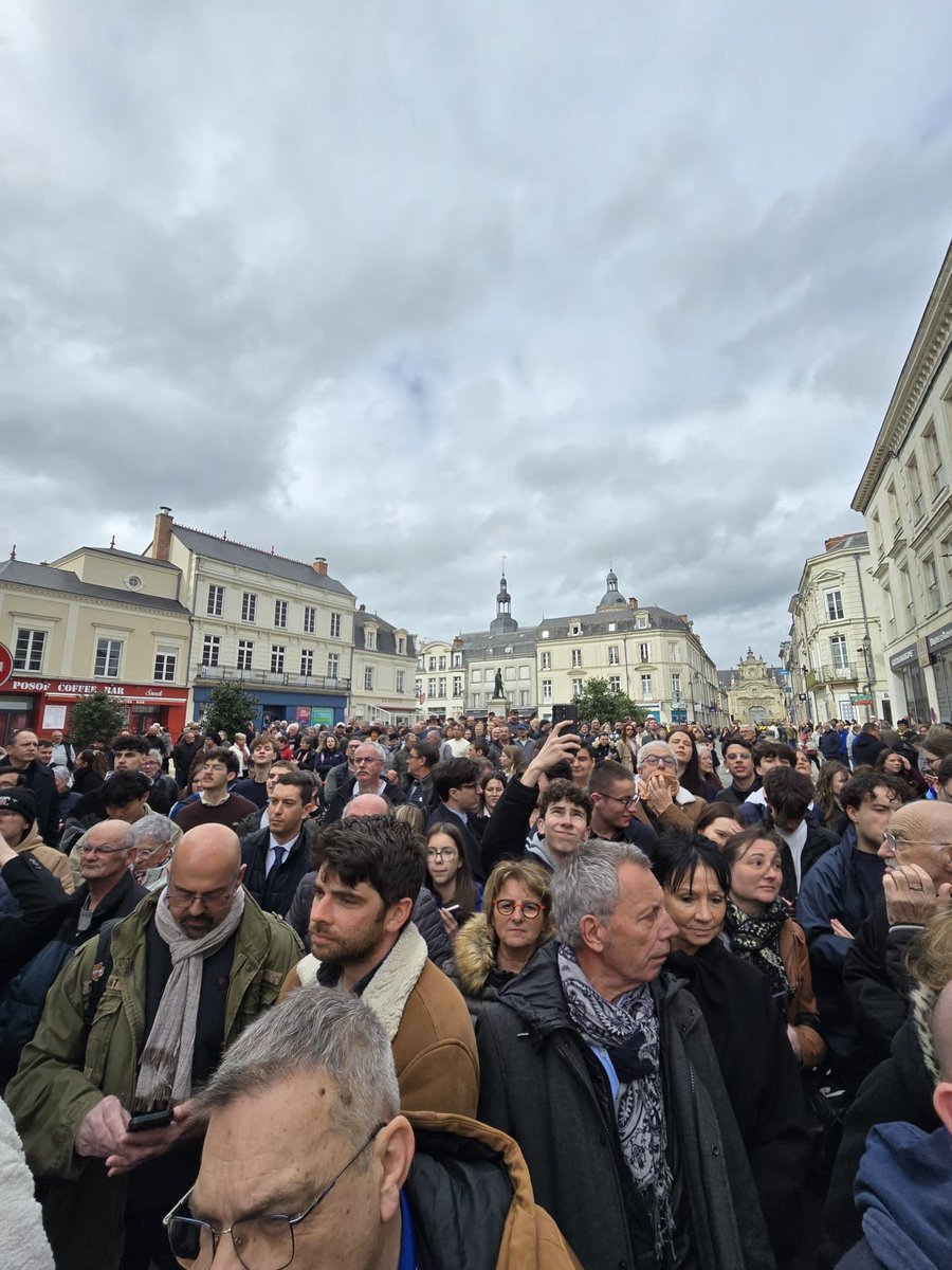 Marie Caroline Le Pen tweet media