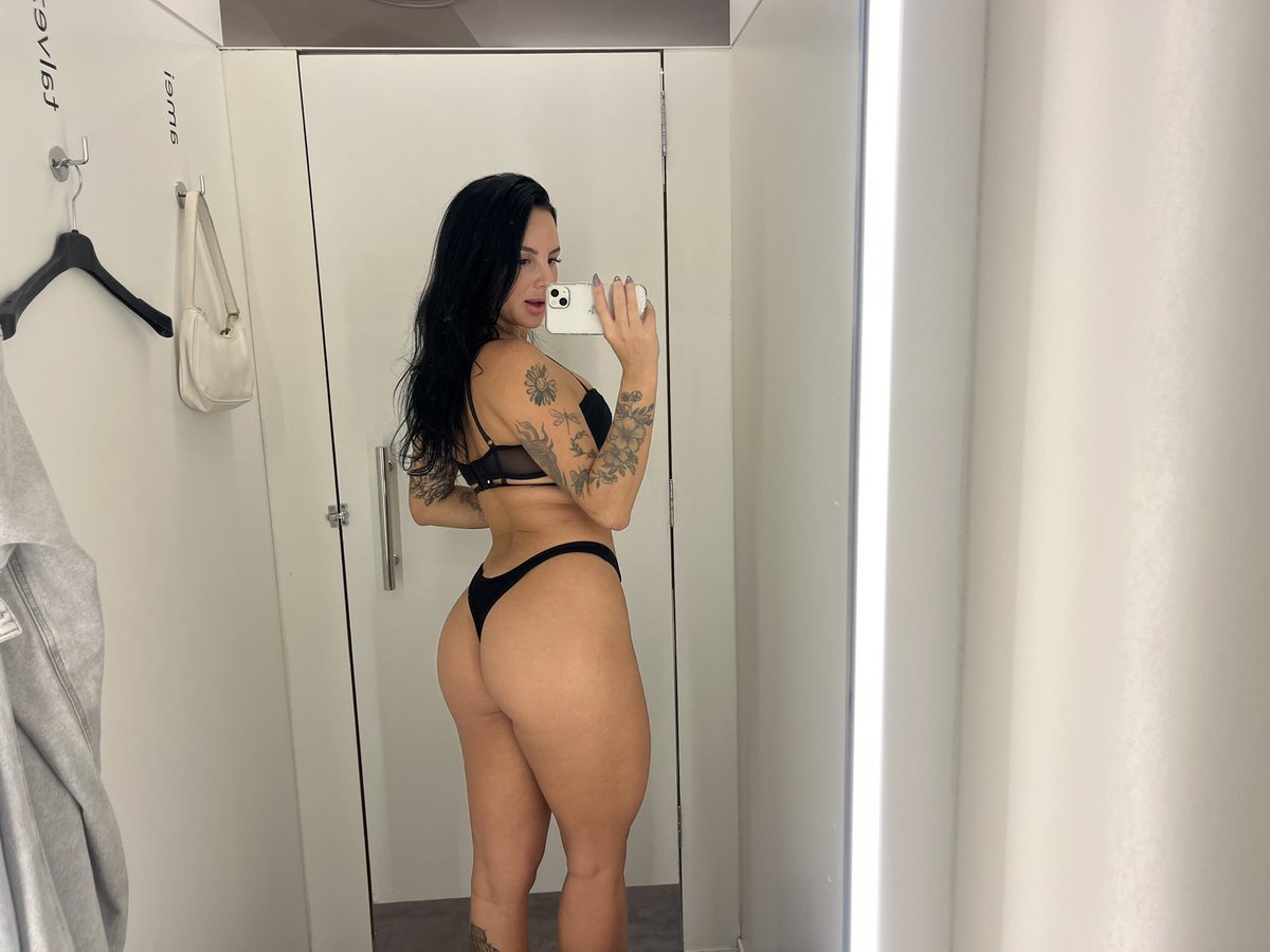 Julia Lara tweet media