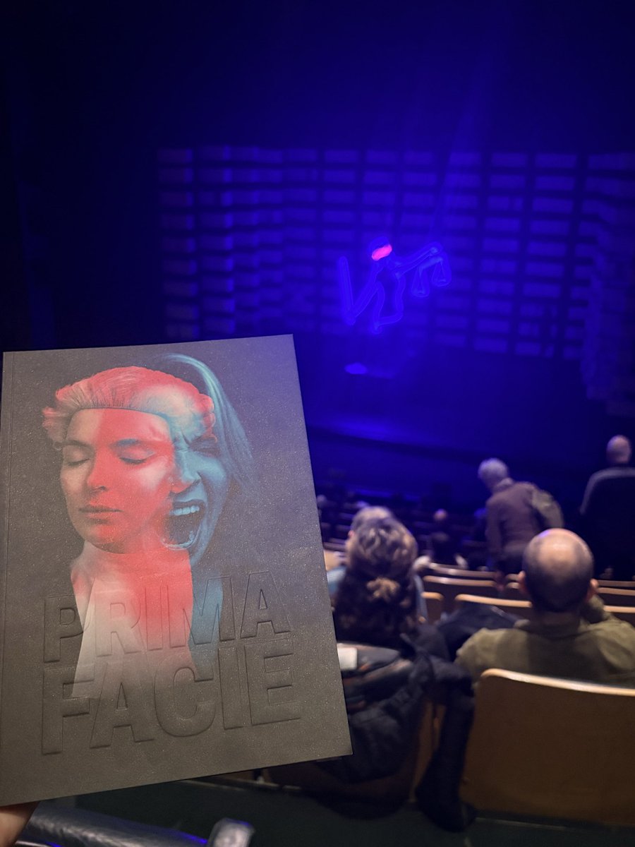 luceliz17's tweet photo. So so lucky to see #PrimaFacie @BirminghamRep tonight and I dunno what the highest honour in the land is but please can it be given to Jodie Comer forthwith thanks v much 👏🏻 https://t.co/LrsG0bA8B8