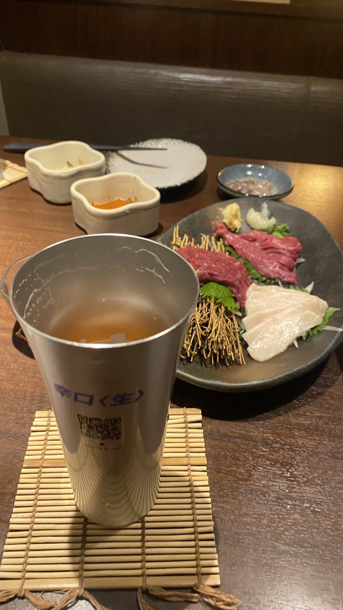 sinagami's tweet photo. 昨日はしこたま飲んでビリヤードやっ���来た
二日酔いがしんどいです https://t.co/DTec1o7xib
