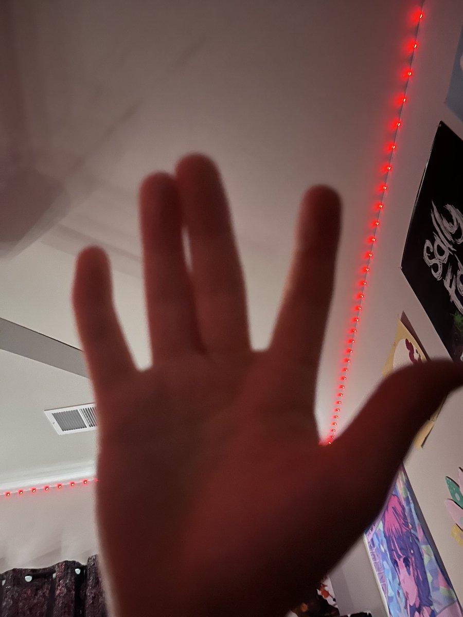 💌 𓂃 travis tweet media