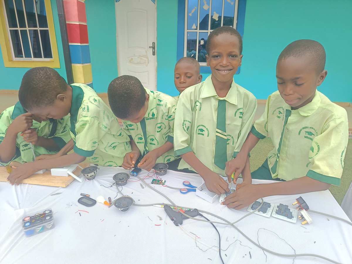 ocplinks7's tweet photo. Their creativity and creations are truly impressive for primary school Learners and I m proud of them https://t.co/qu6dG1gXP6
