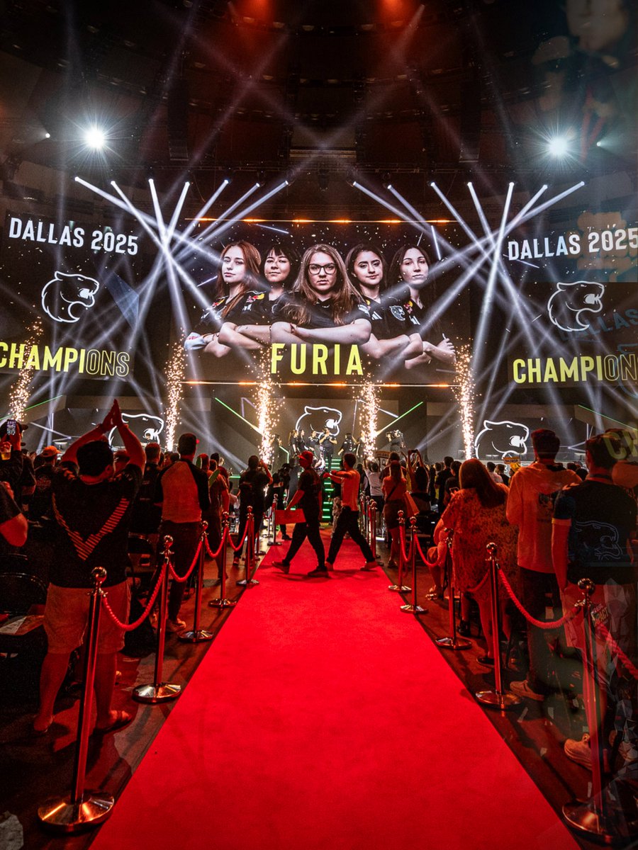 FURIA's tweet photo. O #TBT de hoje vai para quando a história foi feita pela #FURIACS Fe na #ESLImpact 😍 https://t.co/RG4KJZ6Cv6