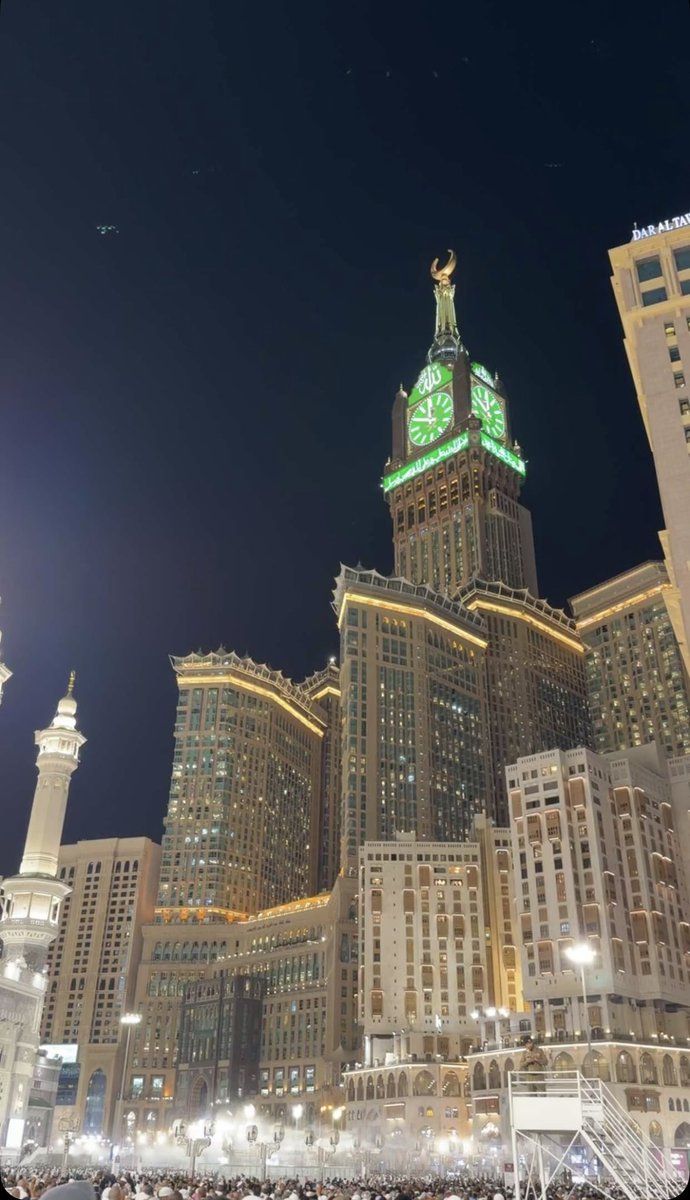 اللهم بارك لنا في ماتبقى من رمضان واغفر لنا تقصيرنا فيما مضى، وبلغنا ليلة القدر ايمانًا واحتسابًا، واجعل لنا منها أعظم الحظ وأوفر النصيب، واجعلنا يارب من المقبولين