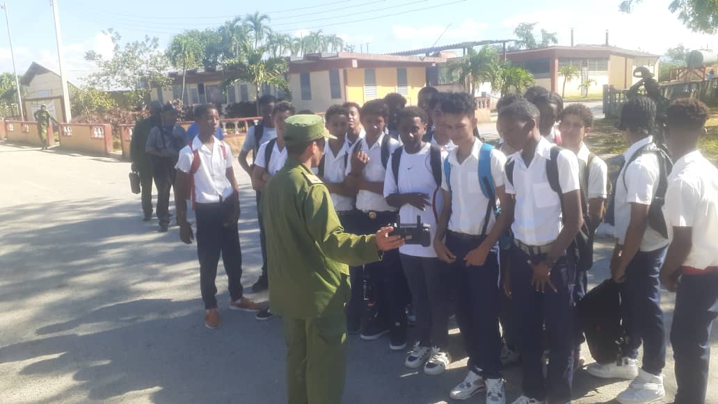 🇨🇺 En el día de hoy se realizó en la Brigada Escuela, el Bastion estudiantil como parte de la preparación de nuestro muchachos... 🤝

#UJCdeCuba #Guantánamo #FAR #FEEM