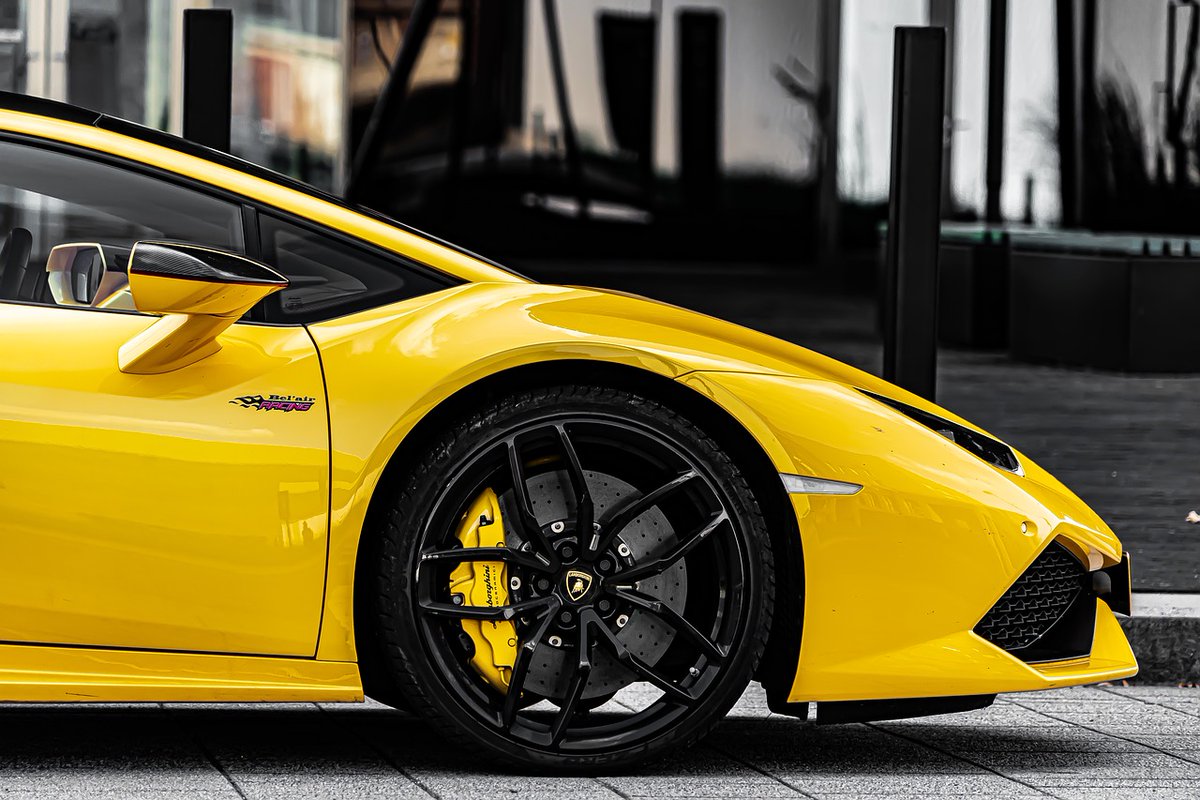 refinedluxury's tweet photo. Yellow lightning on four wheels. ⚡🏎️ The Lamborghini Huracán isn't just a car; it's an experience. Precision in every detail, power in every rev. Life is too short to drive boring cars. 🥂🏁

Rate this yellow beast from 1 to 10! 👇

#Lamborghini #Huracan #Supercars https://t.co/tichtB6bdQ