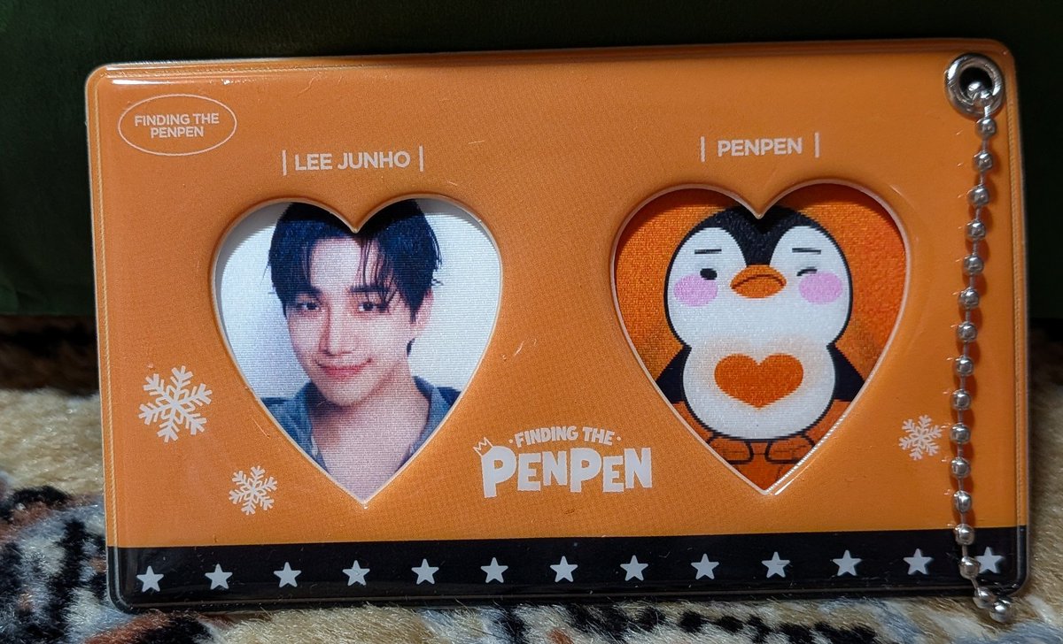 IDキーホルダーの写真、角度によつて変わる優れもの🥰
買って初めて知りました。

#イジュノ #이준호 #LEEJUNHO
#FINDING_THE_PENPEN_IN_TOKYO
#O3Collective #O3CLTV
#사운드웨이브