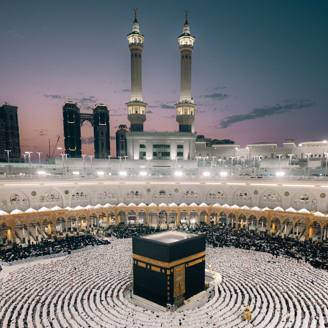 "اللهم زد هذا البيت تشريفًا وتعظيمًا وتكريمًا ومهابةً"