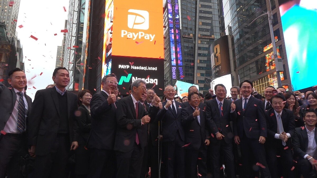 livedoornews's tweet photo. 【発表】「PayPay」がナスダック上場、時価総額約1.7兆円 日本企業で最大規模
https://t.co/acEnmwlL0v

初値は1株あたり19ドルとなり公開価格の16ドルを上回った。PayPayは、アメリカでのサービス提供を目指す方針を明らかにしていて、上場で調達した資金を海外展開などに充てる狙いだという。 https://t.co/73ZBRiwLM0