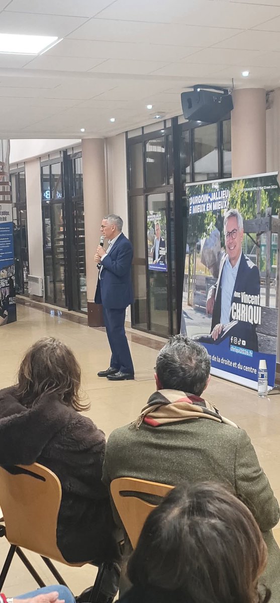 cheriftouam's tweet photo. Chers habitants de Bourgoin-Jallieu
Avant le 1er tour notre équipe derrière Vincent Chriqui est plus que jamais présente sur le terrain pour rencontrer les habitant(e)s et échanger autour du projet pour notre Ville
Ce dimanche pour l’avenir de @Bourgoin38300 votez @VincentChriqui https://t.co/Trz0CsS4be