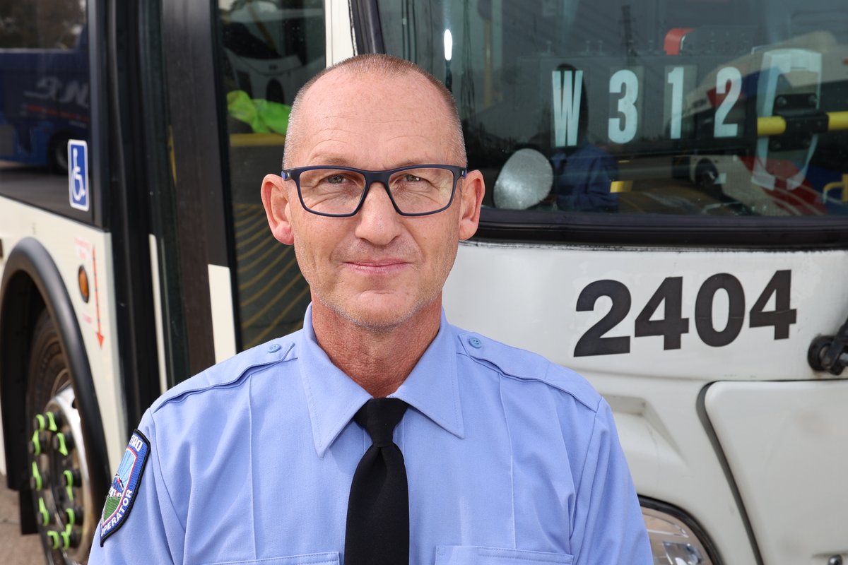 METROHouston's tweet photo. #AwesomeOperator: Gary Schmidt

Mr. Schmidt is known for his passion for the job, positive attitude, and commitment to helping both coworkers and passengers. With a spotless safety record, perfect attendance, and consistent professionalism, he exemplifies METRO’s core values. https://t.co/LGBQBrqagK
