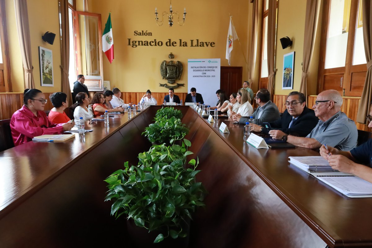 HugoChahinKuri's tweet photo. Impulsar el futuro de nuestra ciudad es una tarea de todos.
Les platico que se conformó el Consejo de Desarrollo Municipal, integrado por ciudadanos responsables, comprometidos y apasionados por nuestra ciudad. https://t.co/JuUKo1gFhS