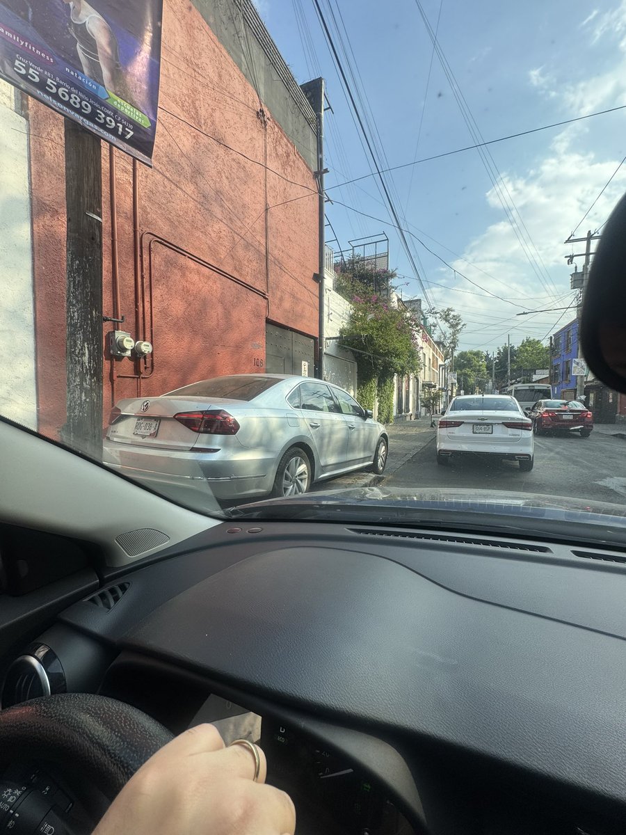 FakeVica's tweet photo. @C5_CDMX @SSC_CDMX @Alcaldia_Coy hay un auto estacionado sobre la acera en tres cruces casi esquina con Miguel Ángel de Quevedo en el centro de Coyoacán. Unas personas tuvieron que cambiar de acera porque no pudieron pasar con carriola por culpa de esta persona. https://t.co/sSTmaaKeWd
