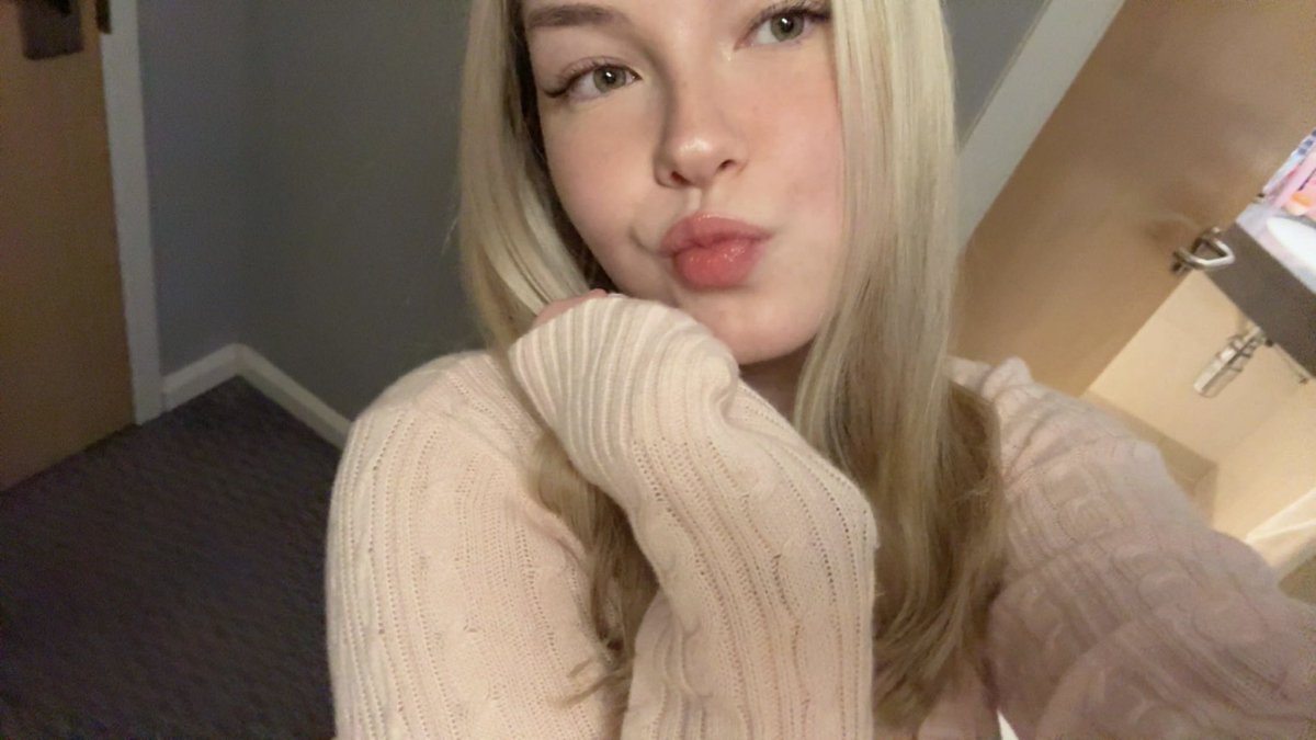 GirleMango🥭 tweet media