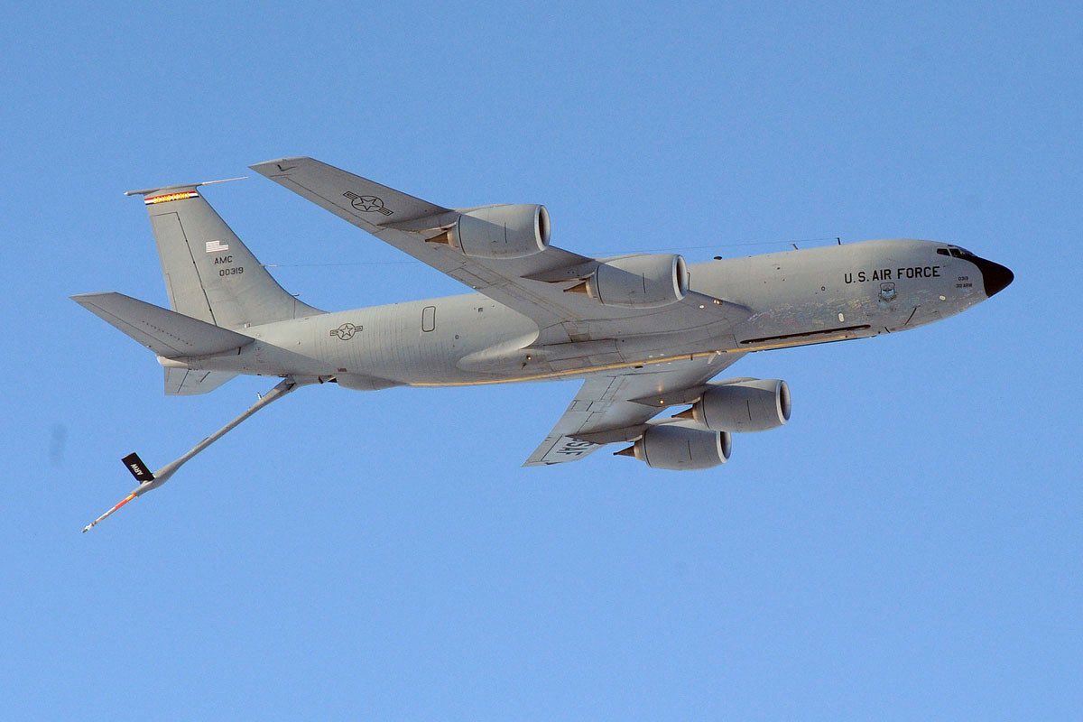 A7_Elite's tweet photo. أعلنت القيادة المركزية الأمريكية أن القدر قد أسقط طائرة تزويد بالوقود من طراز KC-135 في غرب العراق دون نيران معادية أو صديقة، بينما نُفذ هبوط آمن للطائرة الثانية المشاركة في الحادث. https://t.co/mOKO3dZzFx