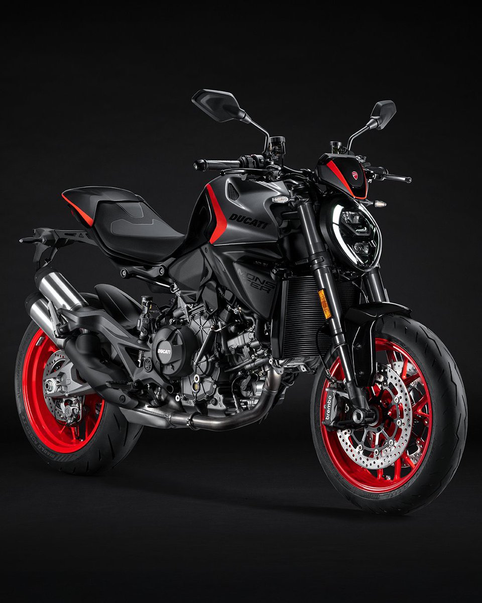 TaraRiderch's tweet photo. Ducati 新型Monsterに2001年SBK916系エンジンを搭載した初の水冷4バルブMonster S4から着想を得たニューカラー「Sport Livery」が追加されました。

#Ducati #IMLegend #Monster https://t.co/d6kvcRdeTV
